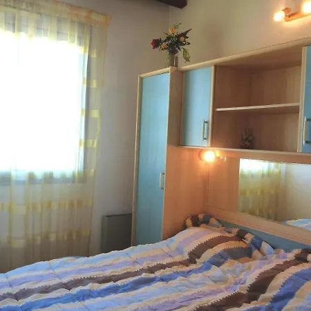 4 Pers Avec Vue Proche Plage, Animaux Et Parking Inclus - Fr-1-387-85